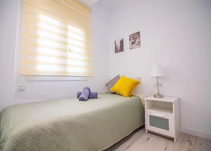 New Centro De Con Parking Torremolinos